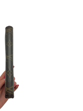 Carica l'immagine nel visualizzatore di Gallery, Portafoglio Zippy in Tela Monogram
