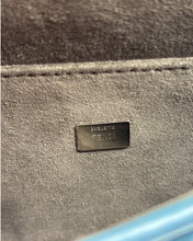 Carica l&#39;immagine nel visualizzatore di Gallery, Double Micro Baguette in Pelle Azzurra
