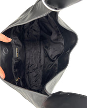 Carica l'immagine nel visualizzatore di Gallery, Hobo Bag in Pelle Nera
