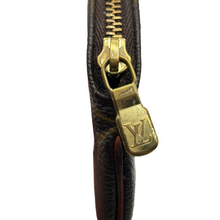 Carica l'immagine nel visualizzatore di Gallery, Portamonete Rotondo in Tela Monogram
