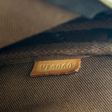 Carica l&#39;immagine nel visualizzatore di Gallery, Pochette Accessoires Monogram
