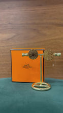 Upload and start the video in the gallery viewer, Orecchini Vintage Clou de Selle
