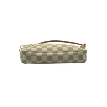 Carica l&#39;immagine nel visualizzatore di Gallery, Pochette Accessoires Damier Azur
