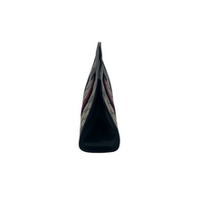 Upload the image to the Gallery viewer, Vintage GG handbag
