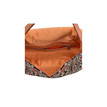 Upload the image to the Gallery viewer, Borsa Baguette Fur
