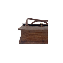 Upload the image to the Gallery viewer, Vintage GG handbag
