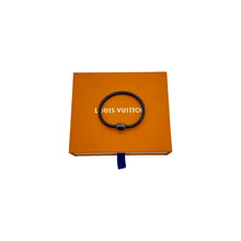 Carica l&#39;immagine nel visualizzatore di Gallery, Black Louis Vuitton Bracelet
