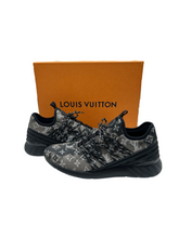 Carica l&#39;immagine nel visualizzatore di Gallery, Fastlane Monogram Black Sneakers
