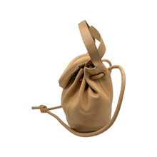 Carica l&#39;immagine nel visualizzatore di Gallery, Borsa a tracolla Beak
