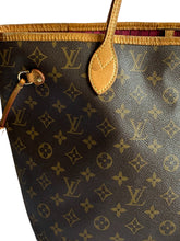 Carica l&#39;immagine nel visualizzatore di Gallery, Neverfull MM Monogram
