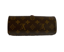 Upload the image to the Gallery viewer, Watch holder - Casket for three watches
