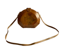 Carica l&#39;immagine nel visualizzatore di Gallery, Borsa Legno di Cocco Vintage
