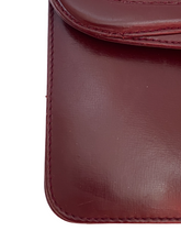 Carica l&#39;immagine nel visualizzatore di Gallery, Borsa a tracolla vintage con logo smaltato
