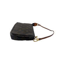 Carica l&#39;immagine nel visualizzatore di Gallery, Pochette Accessoires Monogram
