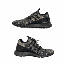 Carica l&#39;immagine nel visualizzatore di Gallery, Fastlane Monogram Black Sneakers
