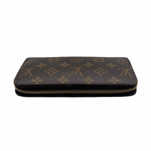 Upload the image to the Gallery viewer, Louis Vuitton Zippy Wallet
