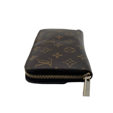 Carica l&#39;immagine nel visualizzatore di Gallery, Louis Vuitton Zippy Wallet
