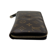 Carica l&#39;immagine nel visualizzatore di Gallery, Louis Vuitton Zippy Wallet
