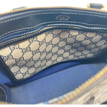 Carica l&#39;immagine nel visualizzatore di Gallery, Navy Leather Bag
