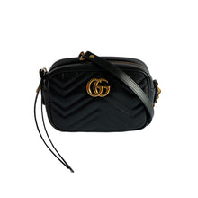 Carica l&#39;immagine nel visualizzatore di Gallery, GG Marmont matelassé mini bag
