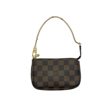Carica l&#39;immagine nel visualizzatore di Gallery, Mini Pochette Accessoires Damier Ebène
