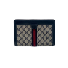 Upload the image to the Gallery viewer, Vintage GG handbag
